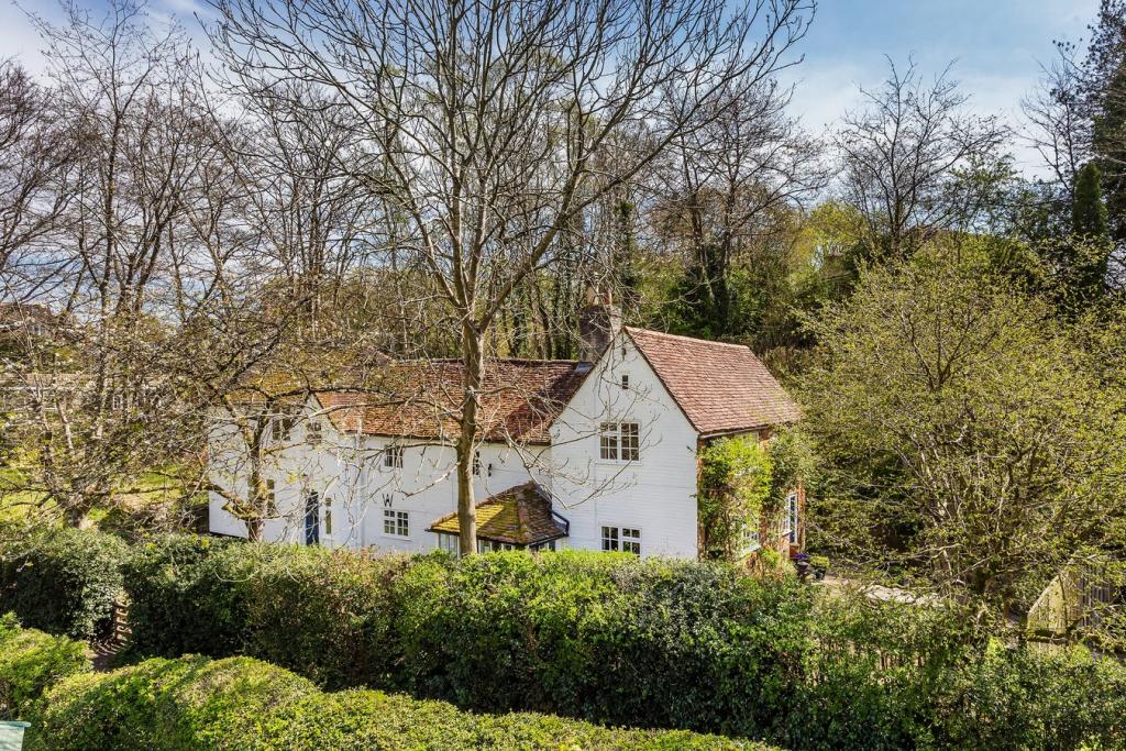 New Instruction In Hindhead at £450,000