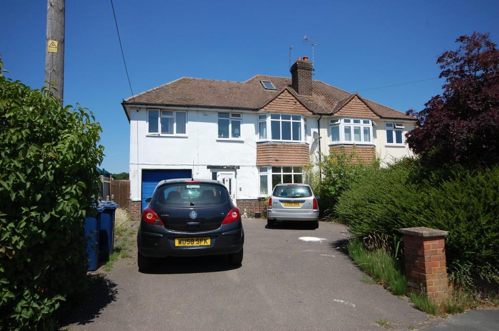 New To Market At £925 pcm – Phones Ringing Off The Hook!!!!