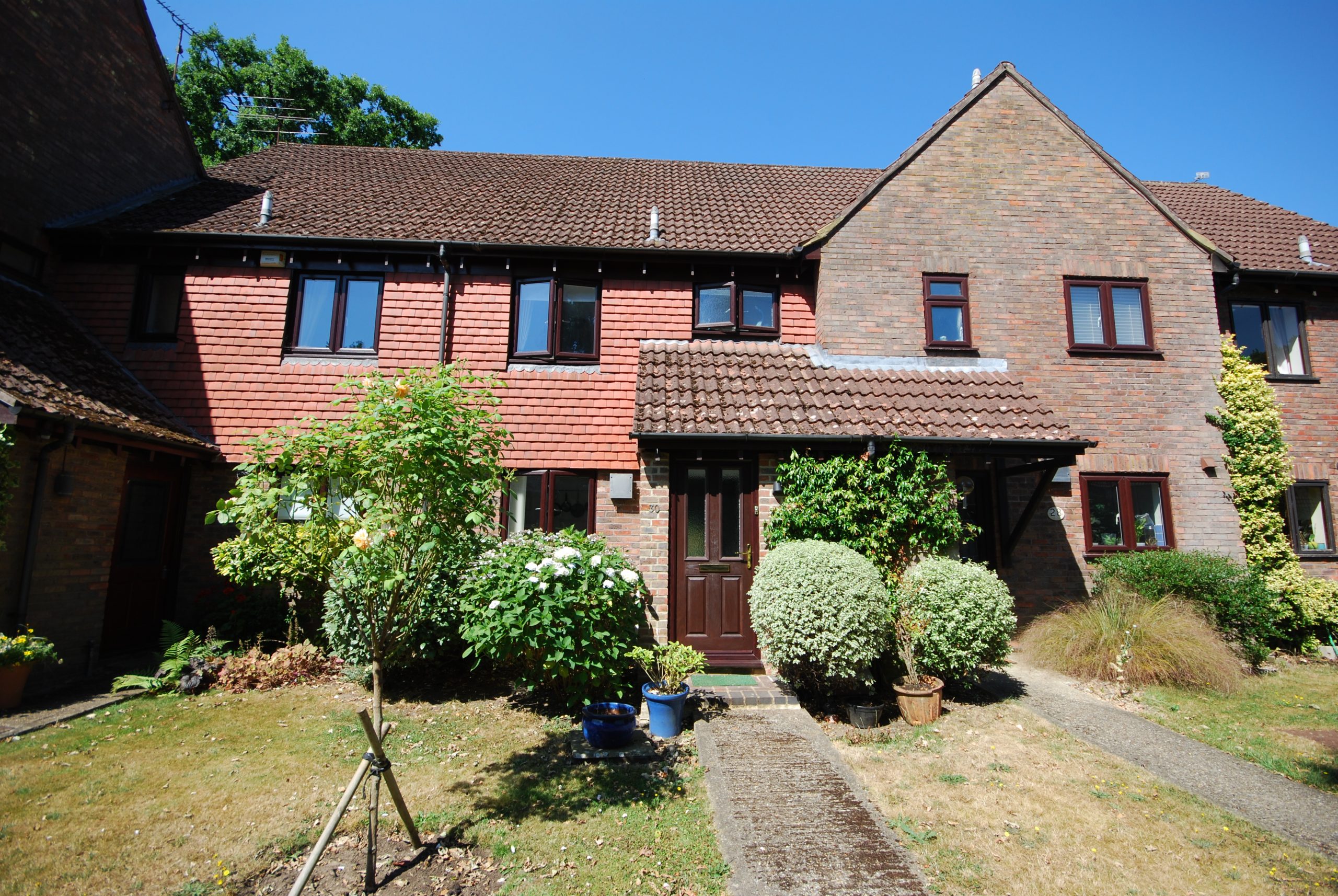 Sale Agreed within 24 hrs – Rowledge, Farnham. Guide £412,500