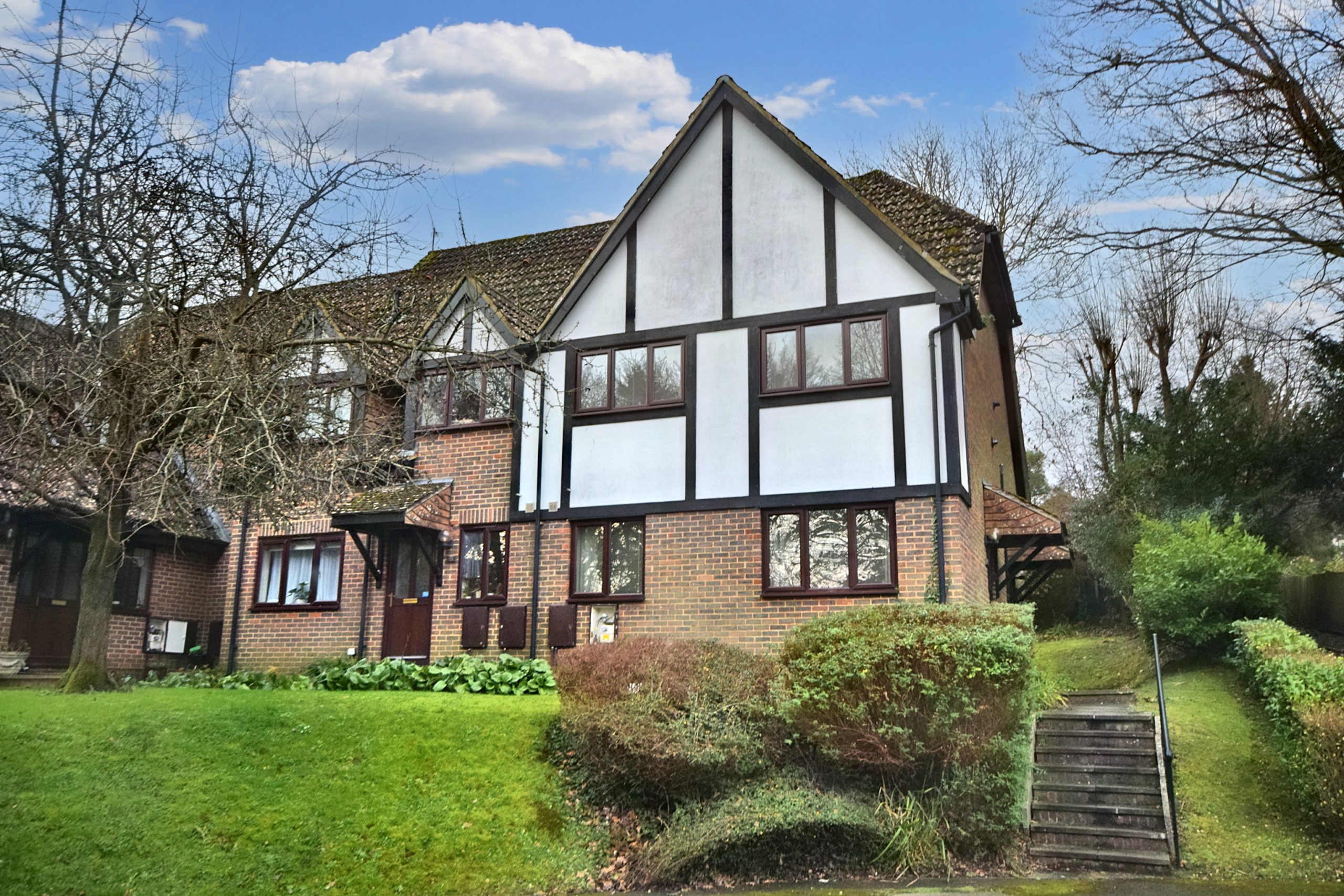 Busy day on Lettings – Let agreed today in Farnham at £1,200 pcm